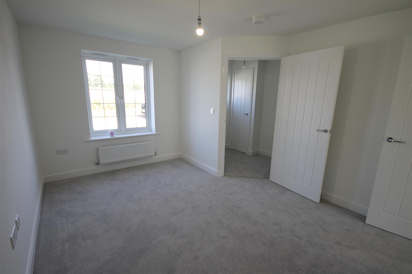 3 Bedroom House To Rent image 9
